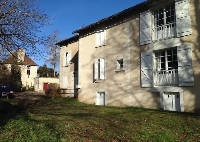 L' Ostal Casa de Férias *